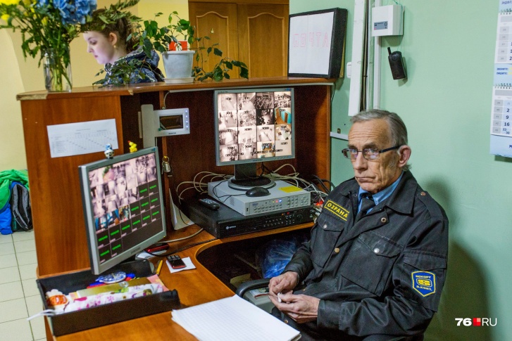 В Ярославле школы и садики охраняют сторожа, а не профессионалы В Ярославле школы и садики охраняют сторожа, а не профессионалы