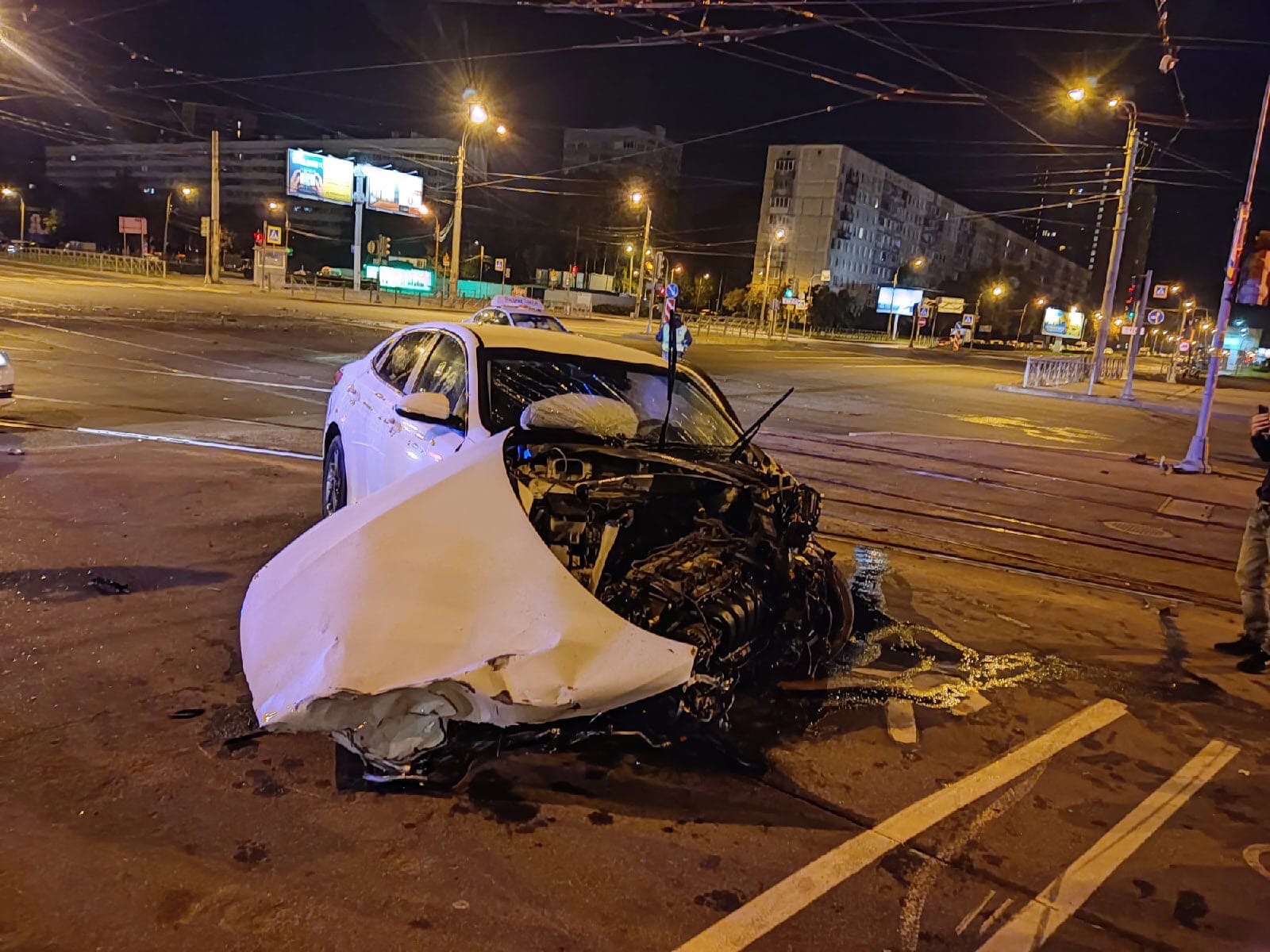 Е1 новости. Авария на Луначарского СПБ. Авария Яндекс такси Санкт Петербург. ДТП каршеринг и такси СПБ.