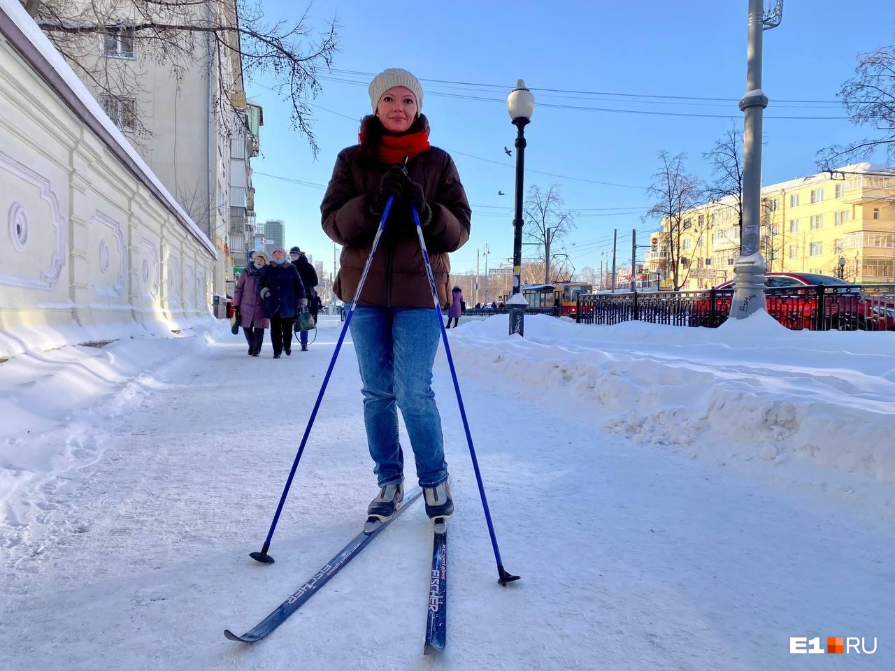 Асфальта не видно Асфальта не видно 