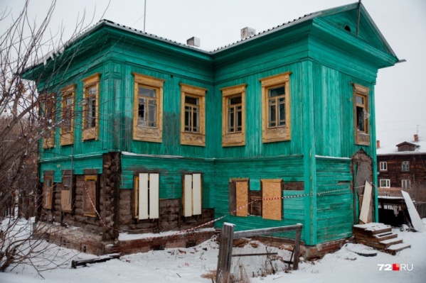 Его расселили уже много лет назад Его расселили уже много лет назад