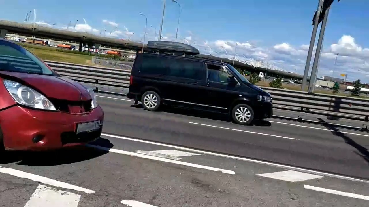Скриншот видео из группы <a href="https://vk.com/wall-68471405_15457529" class="io-leave-page _" target="_blank">«ДТП и ЧП | Санкт-Петербург»</a>
