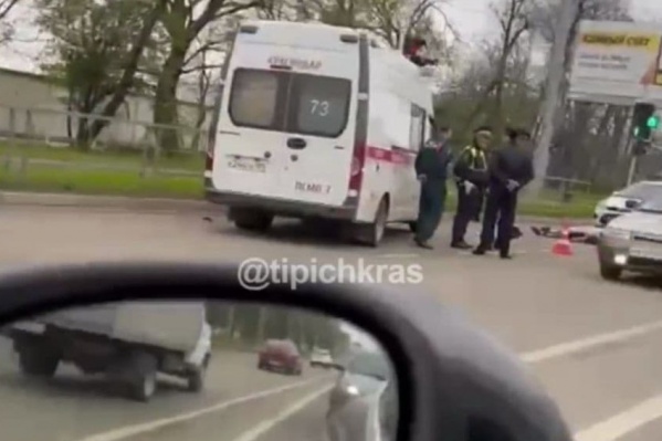 Приехавшие на место медики провели реанимационные действия, однако это не спасло мужчину Приехавшие на место медики провели реанимационные действия, однако это не спасло мужчину