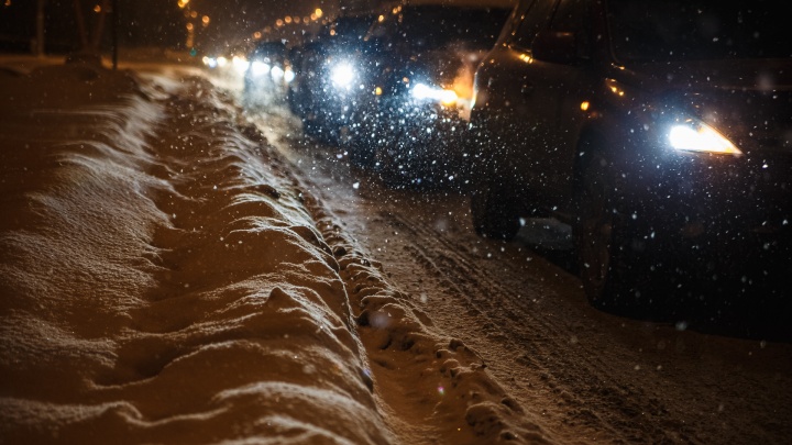 Синоптики рассказали, сколько снега выпало в Кузбассе за ночь и как долго он еще будет идти