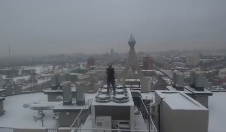 Новосибирец, покоривший небоскреб, поднялся на очередную высотку и показал Санкт-Петербург с высоты