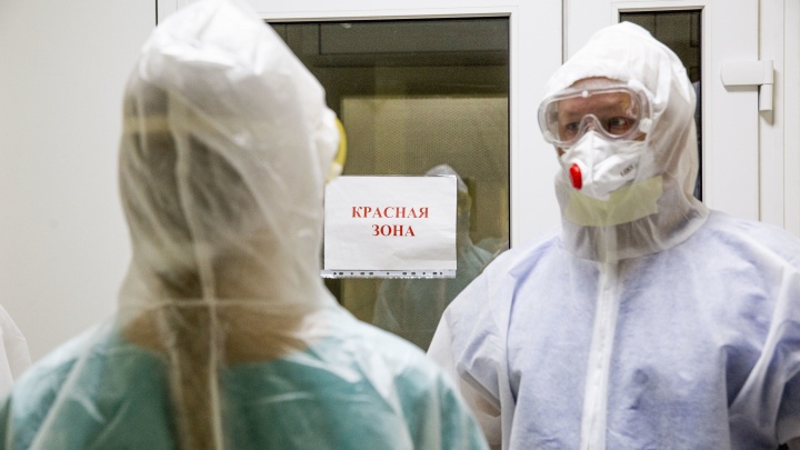 Посмотрите им в глаза: о чём говорят врачи, воюющие со смертью в главном ковид-госпитале Ярославля