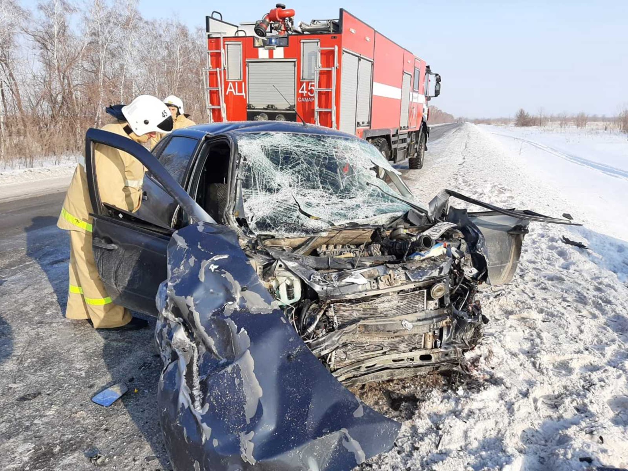 У Granta пострадала передняя часть У Granta пострадала передняя часть