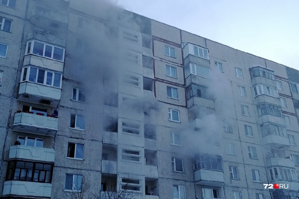Очевидцы рассказывали, что не все люди хотели выходить из своих квартир во время пожара Очевидцы рассказывали, что не все люди хотели выходить из своих квартир во время пожара