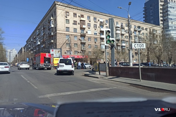 В аварии пострадали лишь транспортные средства В аварии пострадали лишь транспортные средства