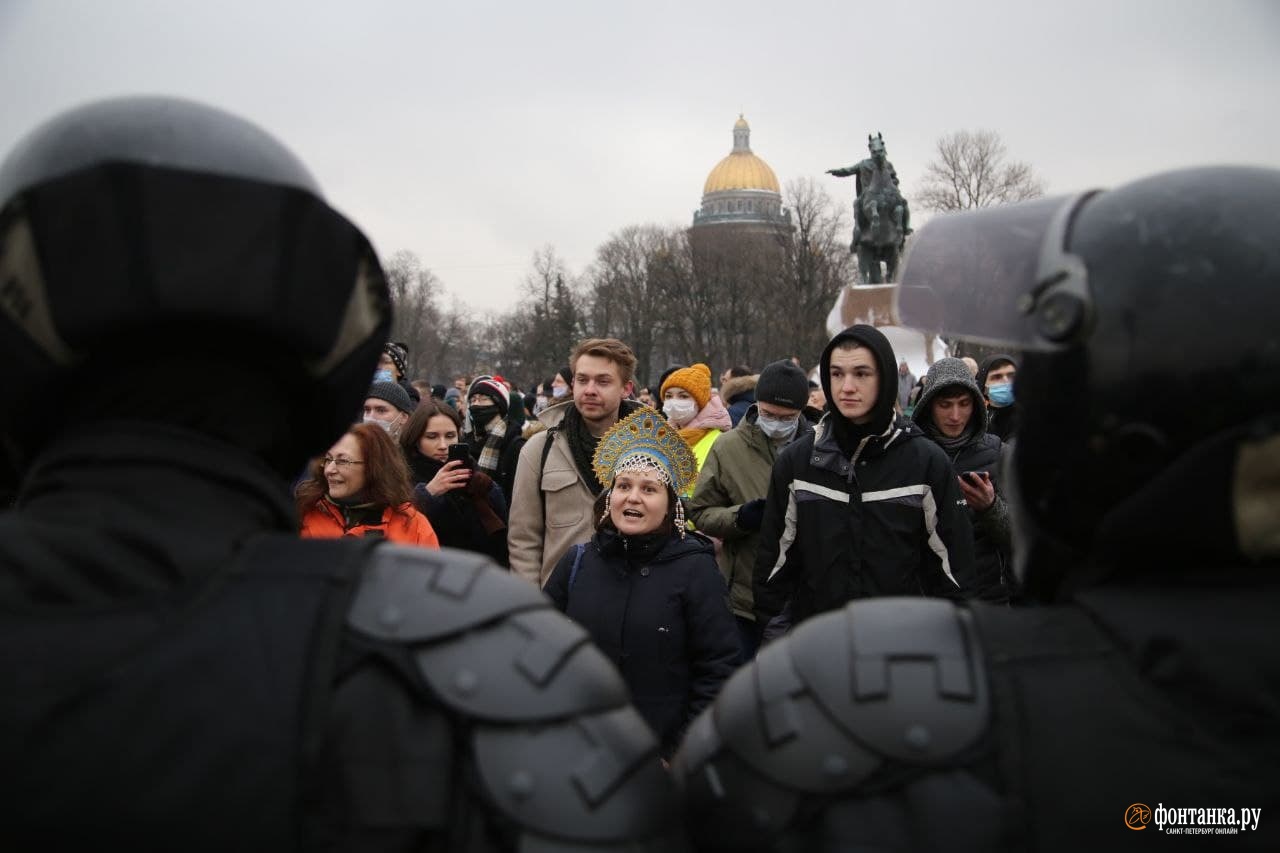 В Петербурге ОМОН встречали народными песнями В Петербурге ОМОН встречали народными песнями
