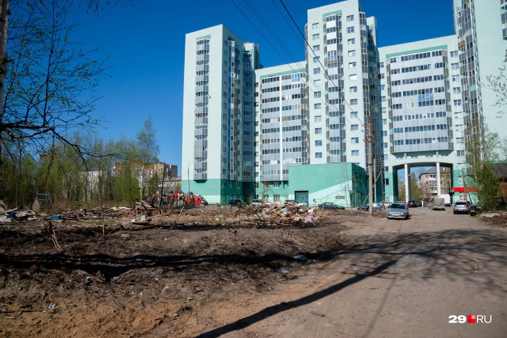У жителей квартала есть надежда, что на этом месте всё же построят детский сад <nobr class="_">на 125 мест</nobr> У жителей квартала есть надежда, что на этом месте всё же построят детский сад <nobr class="_">на 125 мест</nobr>