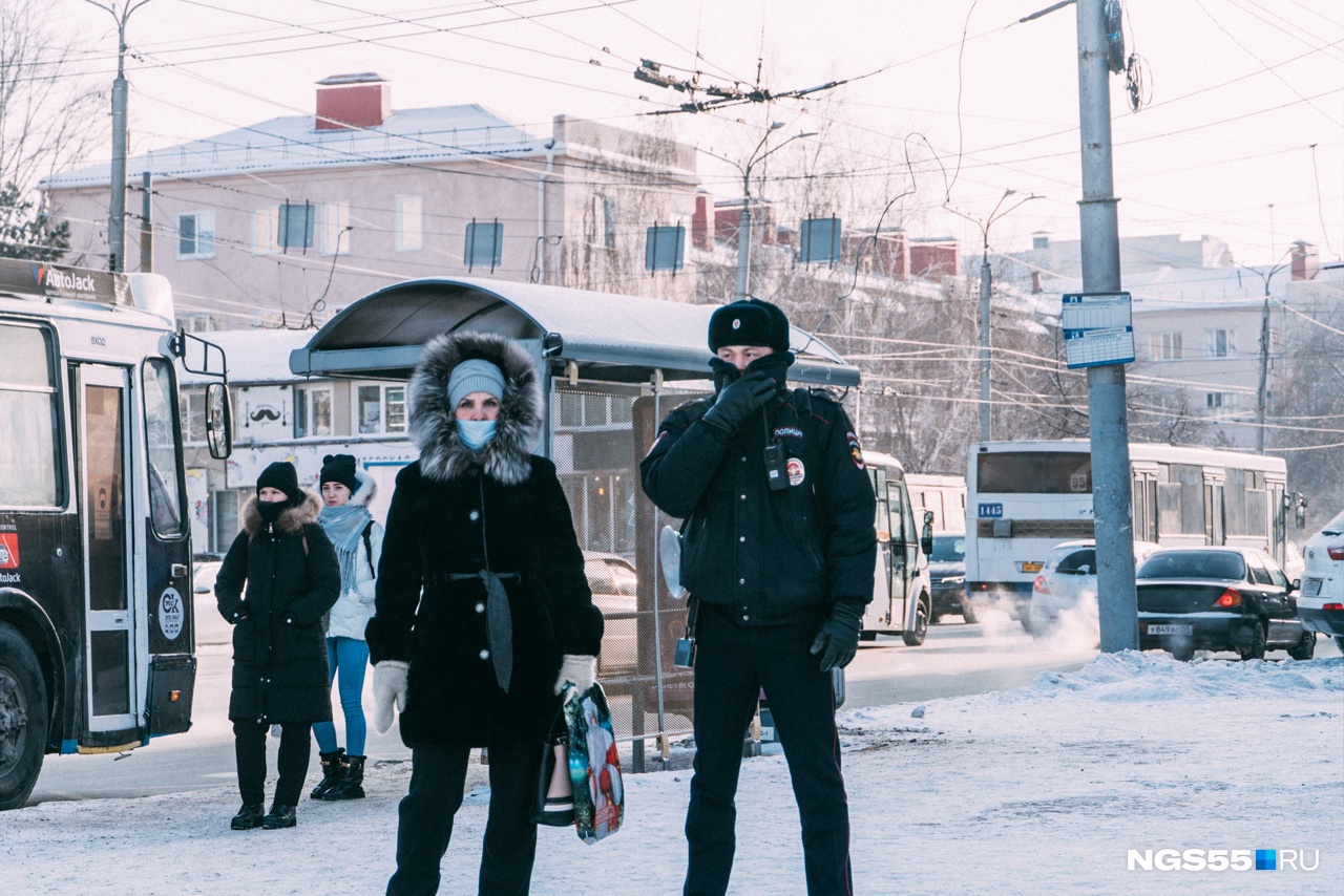 Полицейские в ожидании начала митинга Полицейские в ожидании начала митинга