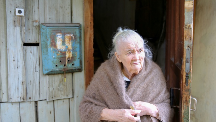 Дворянка без двора: видеорепортаж о пенсионерке, которая живет в полуразрушенном доме в центре Уфы