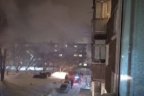 Жильцов эвакуировали из подъезда Жильцов эвакуировали из подъезда