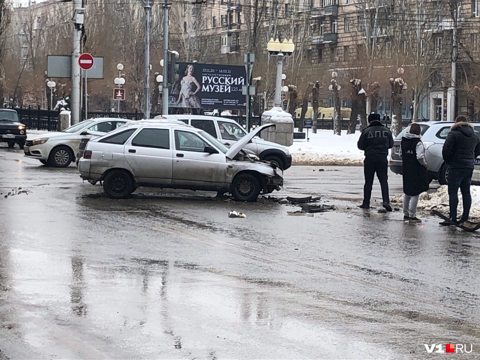 По предварительным данным, «двенадцатая» подрезала кроссовер По предварительным данным, «двенадцатая» подрезала кроссовер 