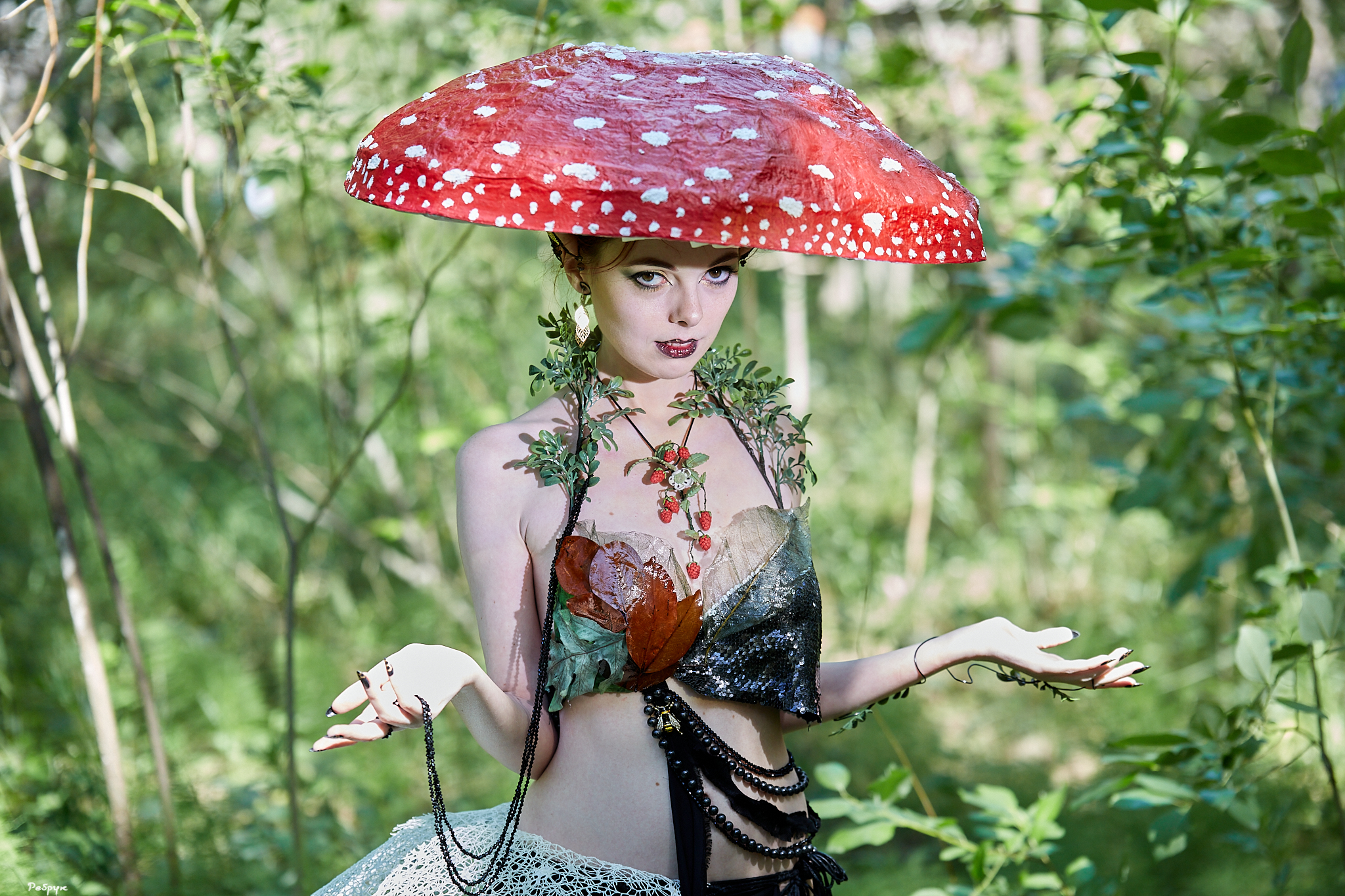В лесу под Екатеринбургом заметили ведьм и нимф: кадры сказочной фотосессии