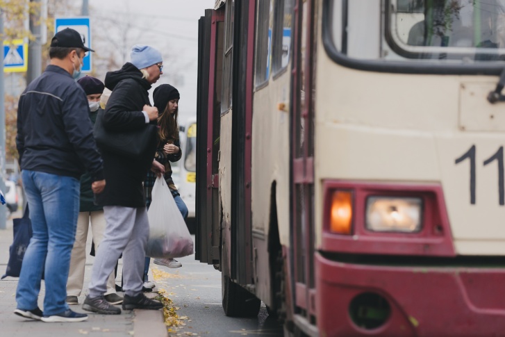 В городе могут случиться перебои с общественным транспортом — если водители не привьются, их отстранят от работы В городе могут случиться перебои с общественным транспортом — если водители не привьются, их отстранят от работы