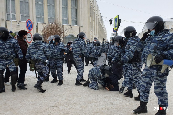 Информацию о задержанных участниках несанкционированного шествия в полиции не выдают