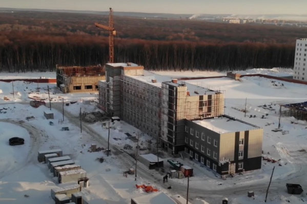 Цвета главного корпуса будут сдержанных оттенков Цвета главного корпуса будут сдержанных оттенков