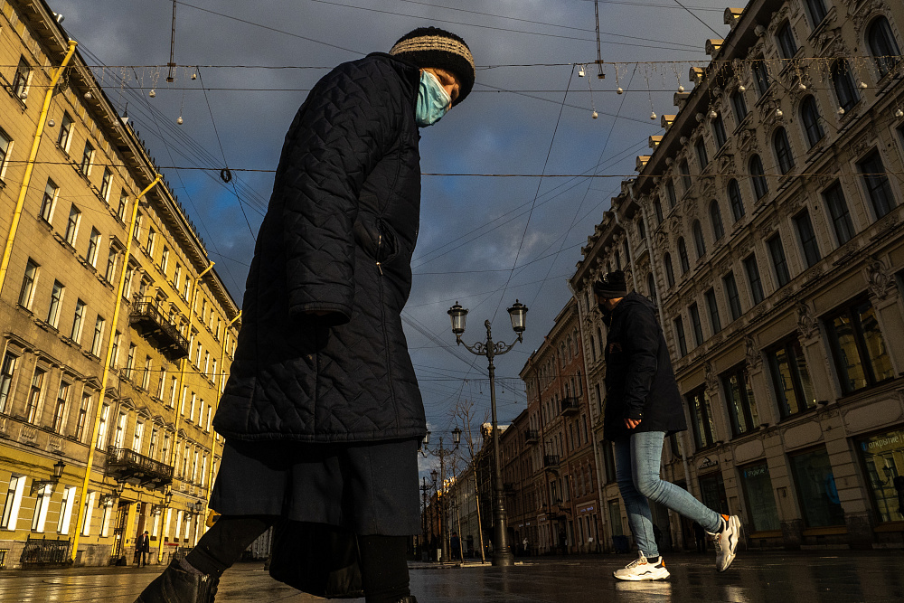 В петербурге живет