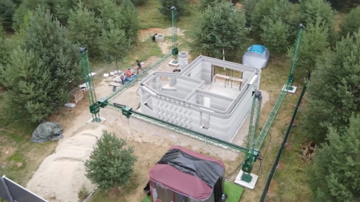 «Простоит вечность»: под Ярославлем возводят поселок, построенный на 3D-принтере