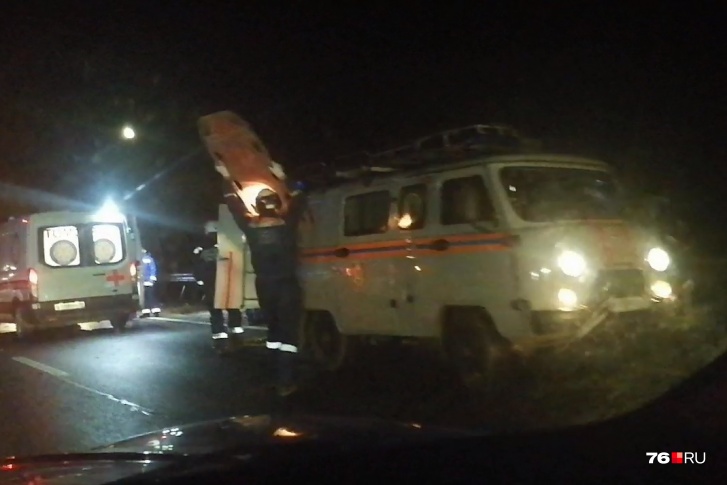 К месту ДТП приехали все спецслужбы К месту ДТП приехали все спецслужбы