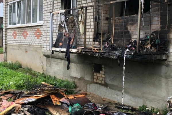 Квартира, где произошел пожар, полностью выгорела Квартира, где произошел пожар, полностью выгорела