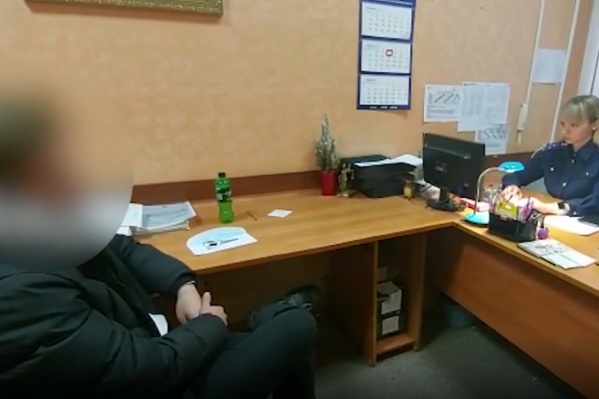 По словам обвиняемого, словесный конфликт перетёк в потасовку По словам обвиняемого, словесный конфликт перетёк в потасовку