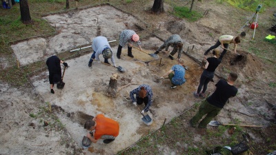 Древнее захоронение и артефакты обнаружены около Нягани в ходе археологической экспедиции