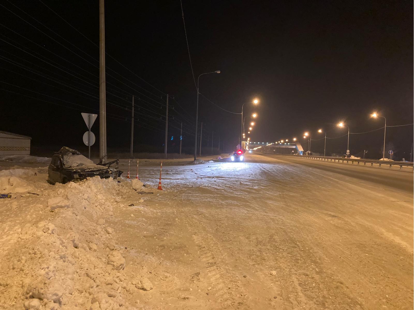 Девушка не справилась с управлением своего авто Девушка не справилась с управлением своего авто