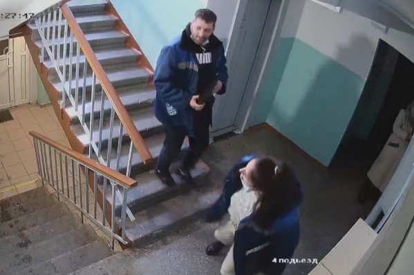 Эта парочка ходила по дому на Широтной Эта парочка ходила по дому на Широтной