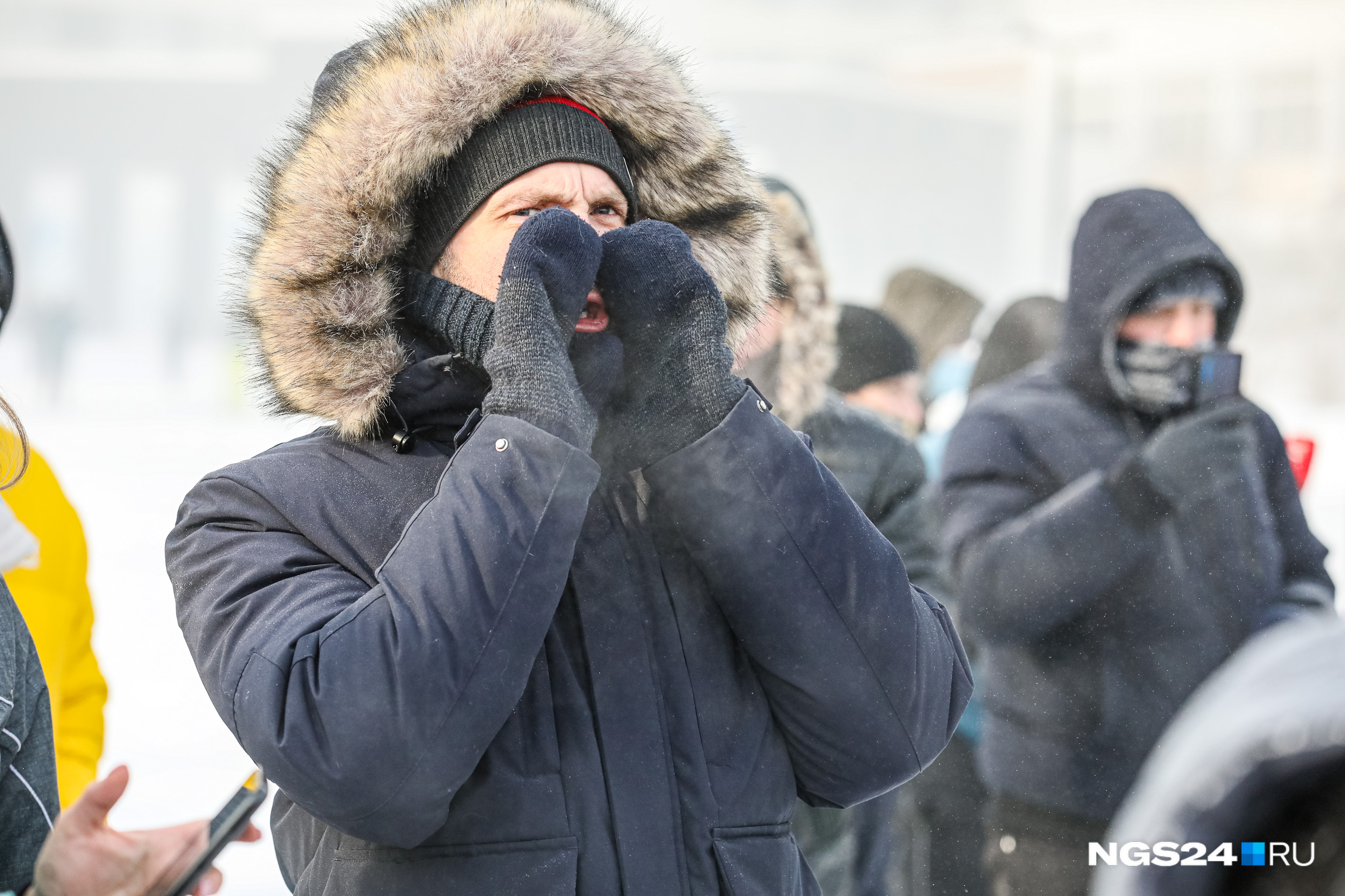 Люди кричали: «Свободу политзаключенным!» Люди кричали: «Свободу политзаключенным!»