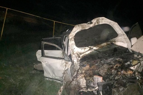 Внедорожник получил сильные повреждения Внедорожник получил сильные повреждения