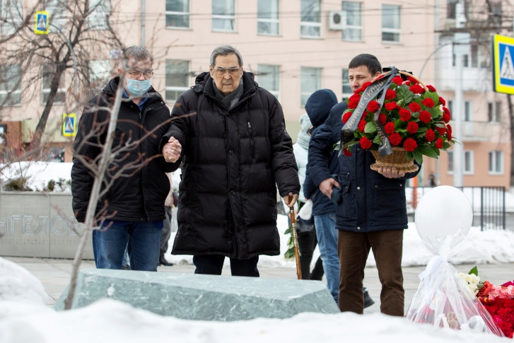 25 марта 2021 года Аман Тулеев возложил цветы в память о погибших при пожаре