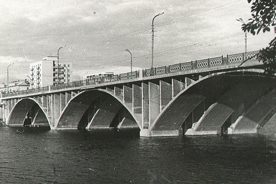 Как в разные годы назывался и выглядел Макаровский мост: делимся редкими кадрами