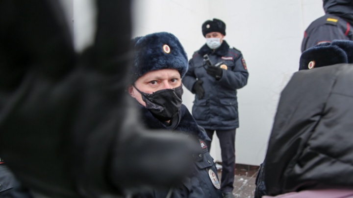 «Нет у нас общественного контроля»: зачем России закон о засекречивании данных силовиков