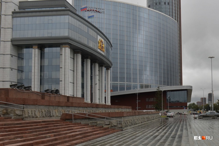 Горожане хотят митинговать на Октябрьской площади и собрать до 500 человек Горожане хотят митинговать на Октябрьской площади и собрать до 500 человек