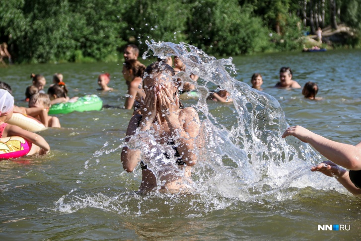 Нижегородцев просят купаться только в специально оборудованных местах