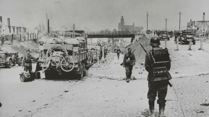 «Заставляют с драгункой драться против танков»: что написано в рассекреченных документах про первые дни войны