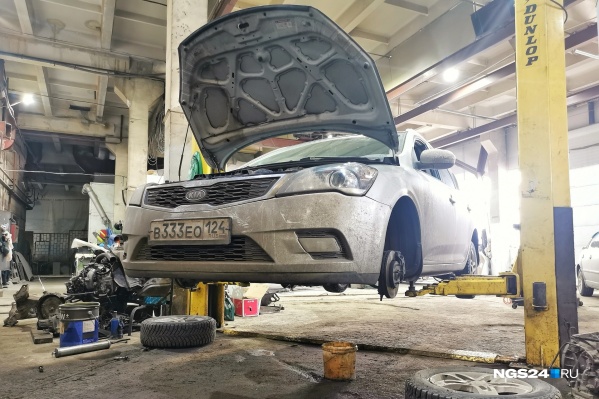 Два автомобиля были отогнаны в сервис несколько лет назад Два автомобиля были отогнаны в сервис несколько лет назад