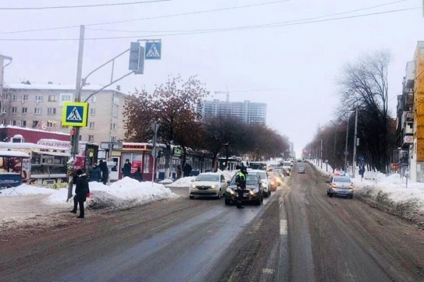 Полицейские осмотрели место происшествия Полицейские осмотрели место происшествия