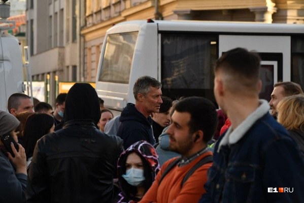Евгения Ройзмана уже привлекали к ответственности за участие в подобных акциях Евгения Ройзмана уже привлекали к ответственности за участие в подобных акциях