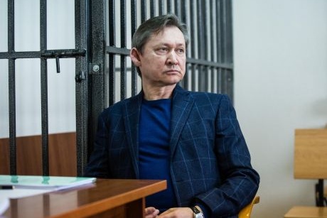 Дмитрий Попов на одном из многочисленных судебных заседаний Дмитрий Попов на одном из многочисленных судебных заседаний