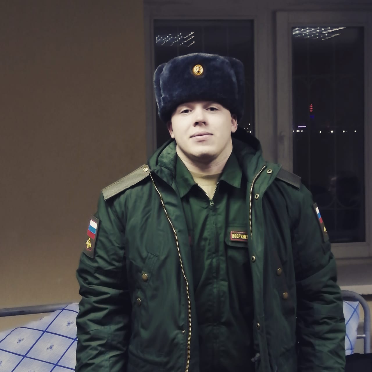 Андрей считает, что армия меняет человека в лучшую сторону Андрей считает, что армия меняет человека в лучшую сторону