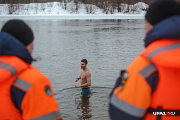 За ЧП на воде в прошлом году волноваться не стоило — на берегу дежурили спасатели За ЧП на воде в прошлом году волноваться не стоило — на берегу дежурили спасатели