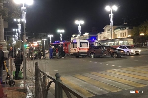 ДТП произошло на перекрестке с улицей Пушкина ДТП произошло на перекрестке с улицей Пушкина