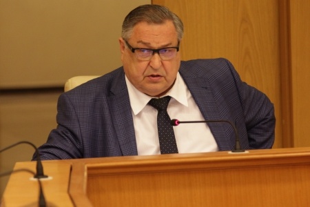 Владимир Терешков был областным депутатом несколько лет подряд Владимир Терешков был областным депутатом несколько лет подряд