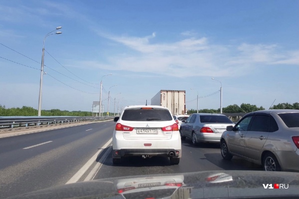 Пробки На Мосту Через Волгу Фото Пробки На Мосту Через Волгу Фото