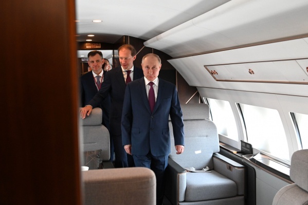Владимир Путин едет к Радию Хабирову Владимир Путин едет к Радию Хабирову