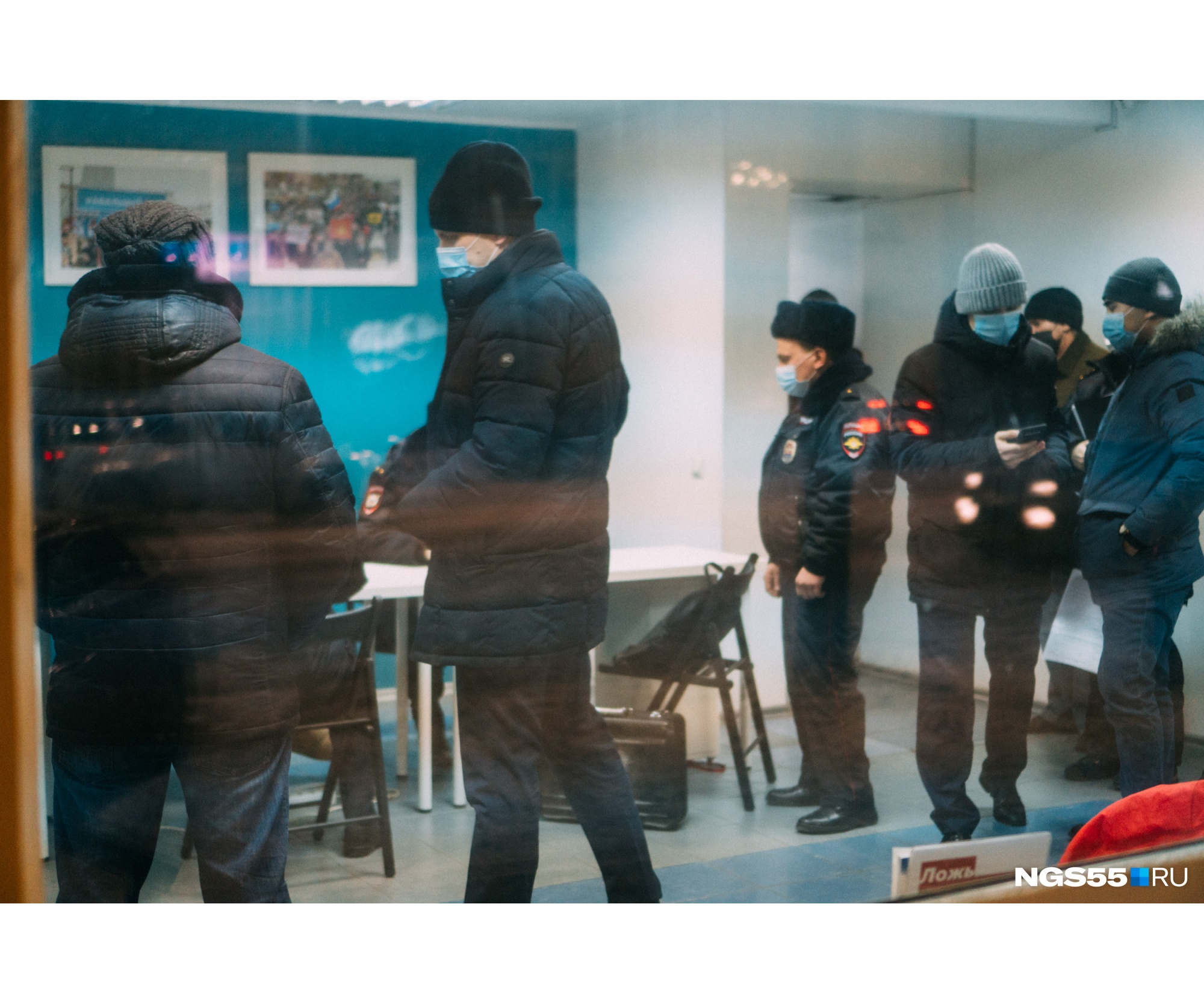 В штабе говорят, что понятые, в присутствии которых составляли протокол об административном правонарушении, были в состоянии алкогольного опьянения. Один из них признался, что употреблял спиртное в воскресенье В штабе говорят, что понятые, в присутствии которых составляли протокол об административном правонарушении, были в состоянии алкогольного опьянения. Один из них признался, что употреблял спиртное в воскресенье