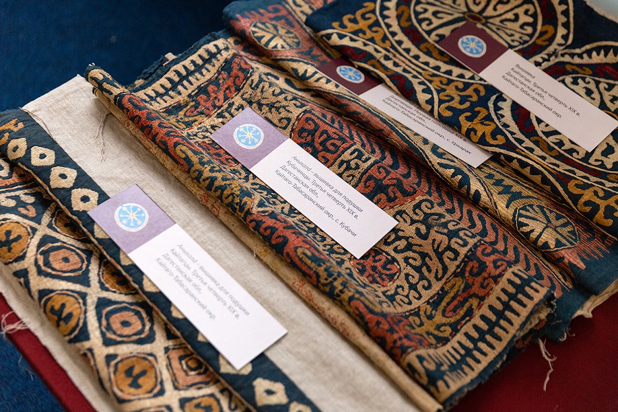 Выставка Кайтагской вышивки в Этнографическом музее